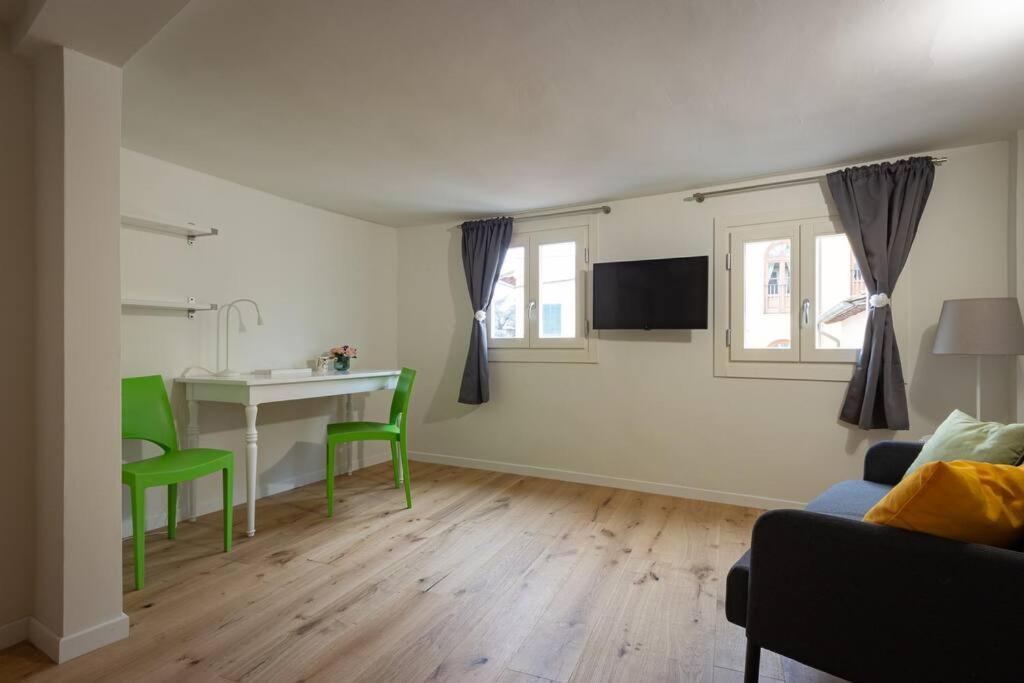 Borgo Pinti's Duplex Apartamento